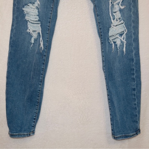 Aeropostale Medium Wash Denim Curvy Super High Rise Distressed Jegging Jeans 8R - Picture 3 of 6